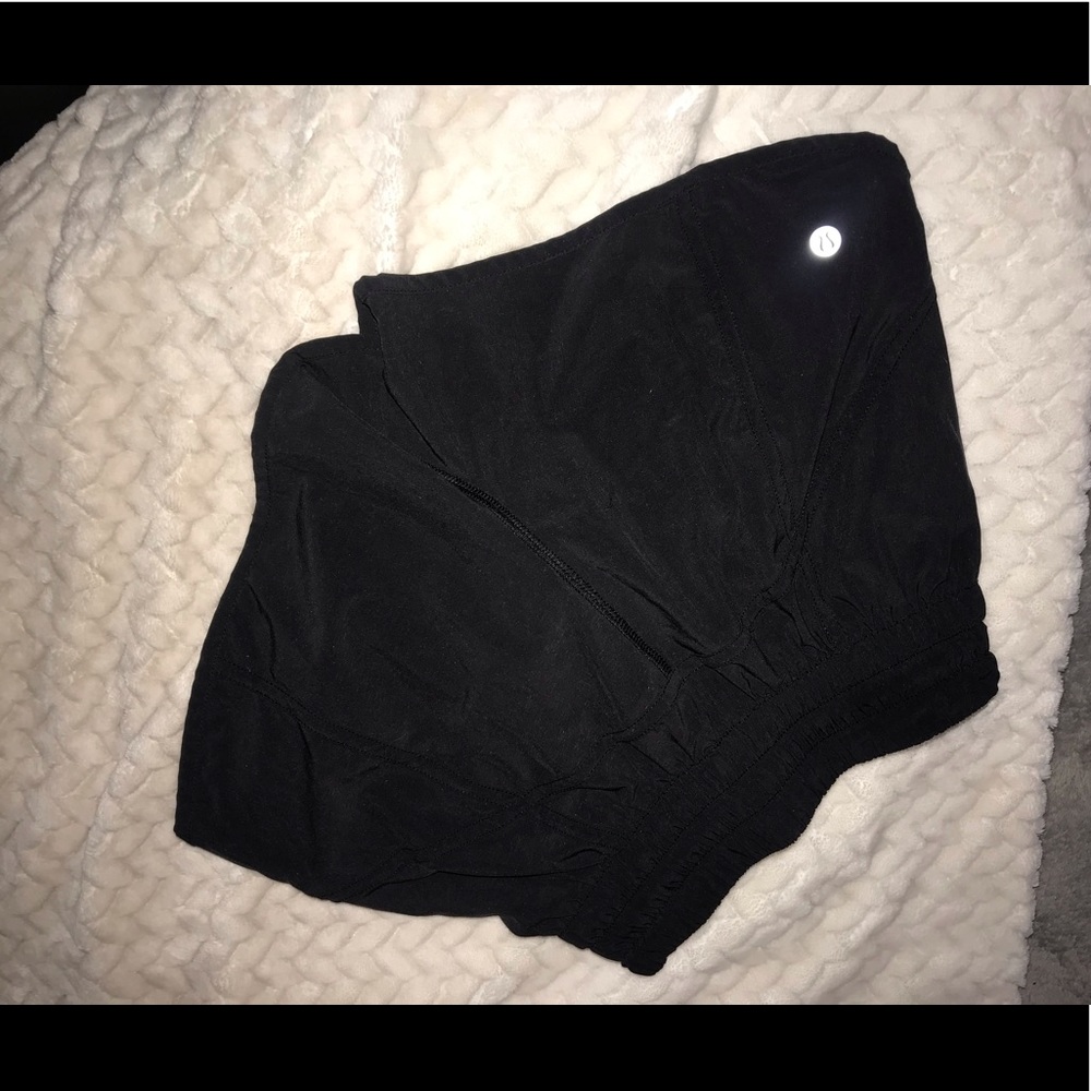 Lululemon Tracker Short V 4”